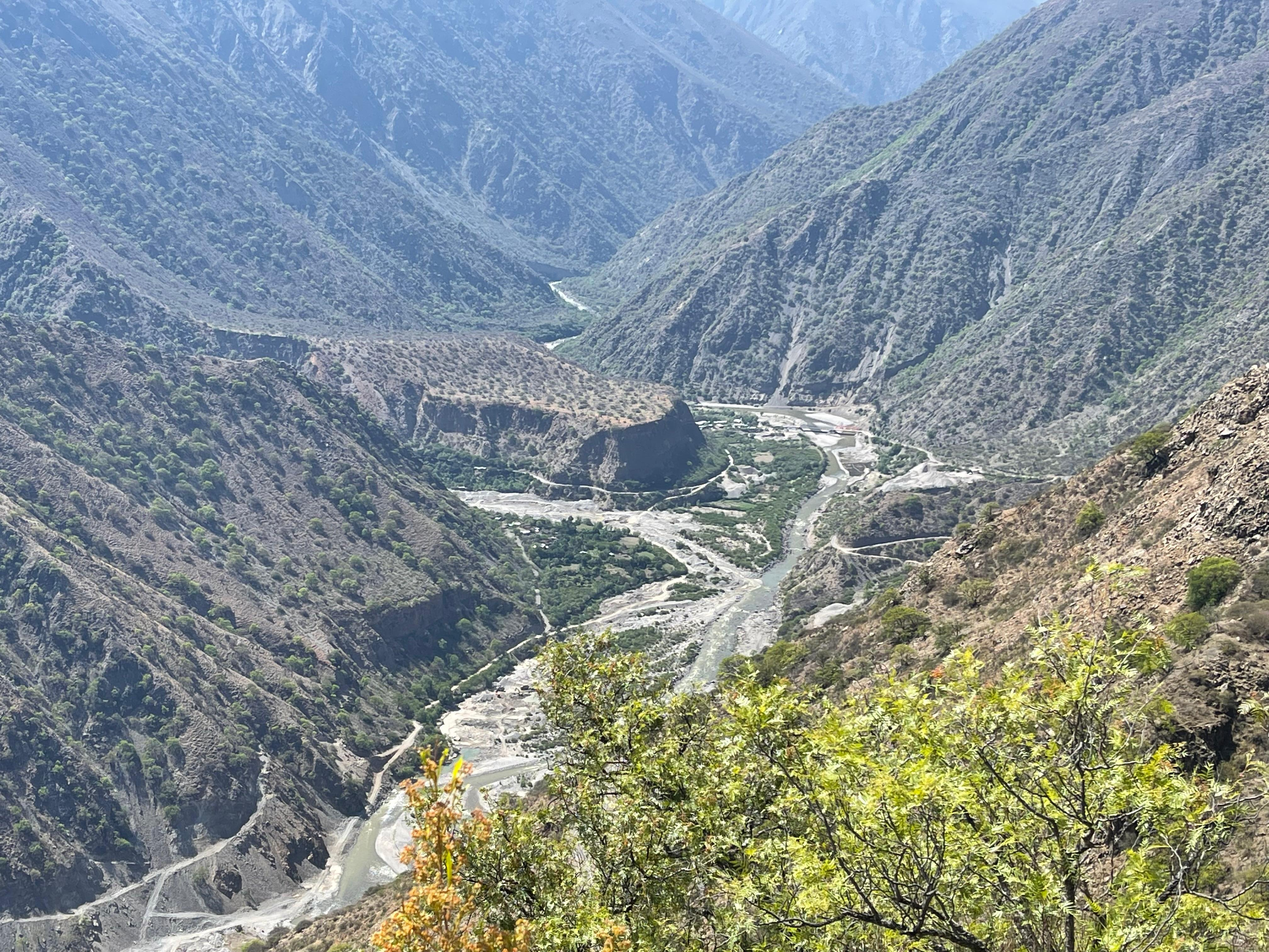 Red de trochas y rutas de acceso en zona de operación de Tacamin